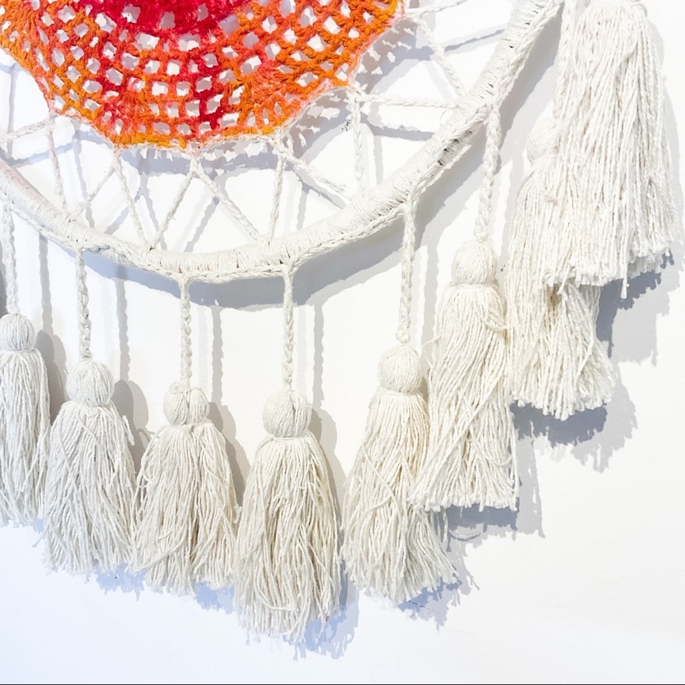 Large VINTAGE White Crocheted Dreamcatcher - Picture 8 of 10